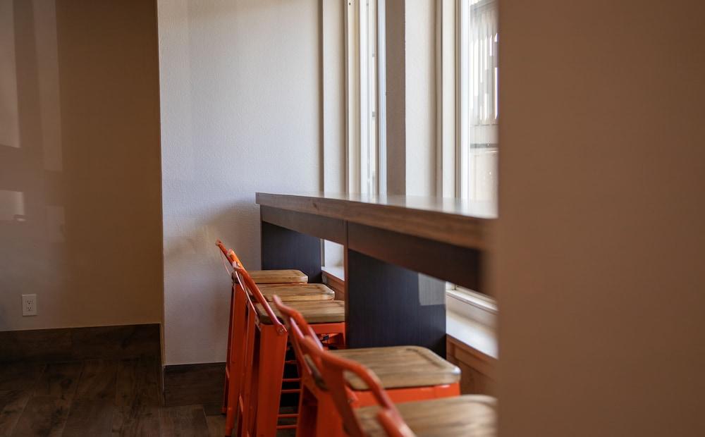 Days Inn By Wyndham Monterey Downtown Εξωτερικό φωτογραφία
