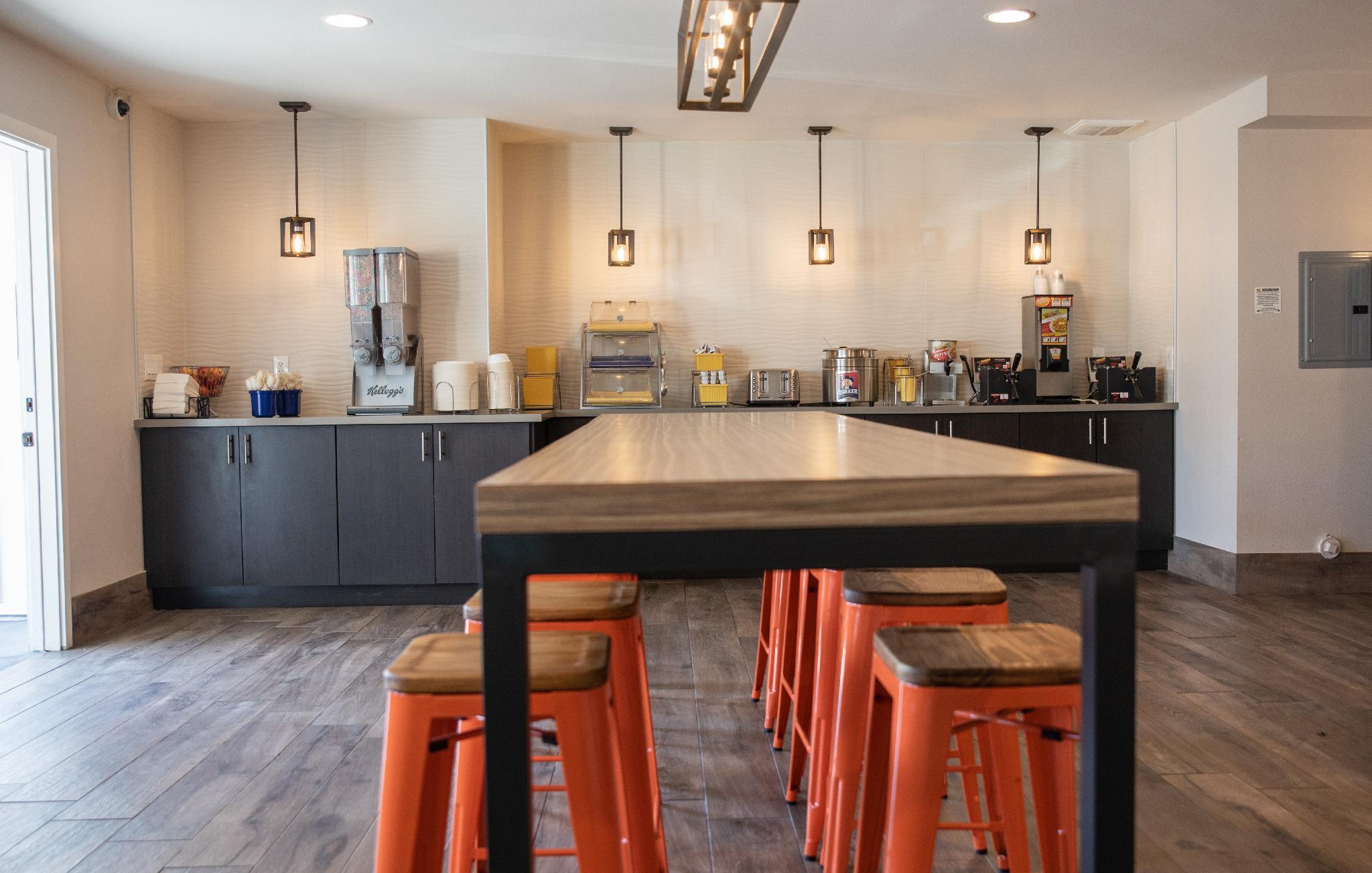 Days Inn By Wyndham Monterey Downtown Εξωτερικό φωτογραφία