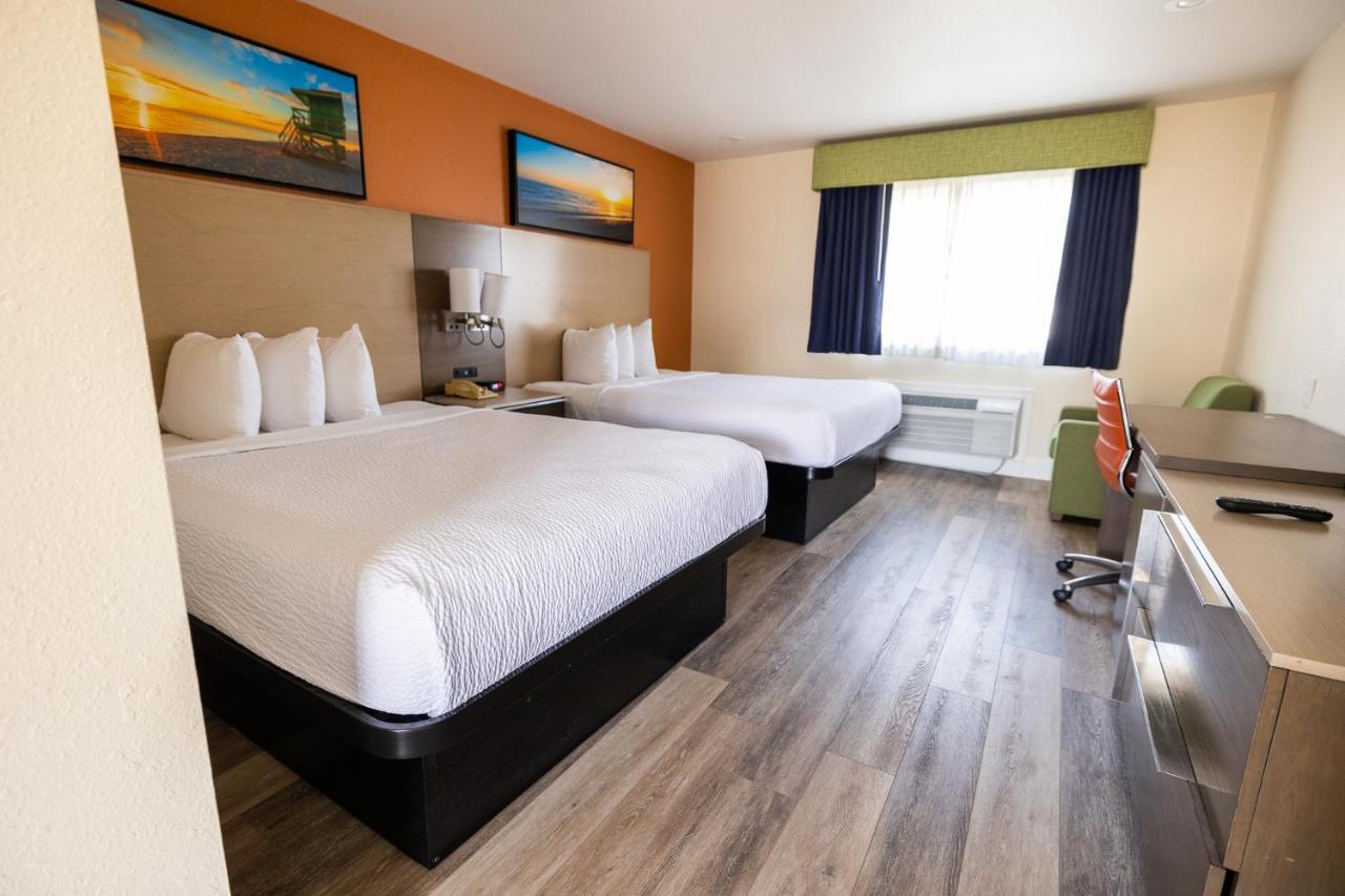 Days Inn By Wyndham Monterey Downtown Εξωτερικό φωτογραφία