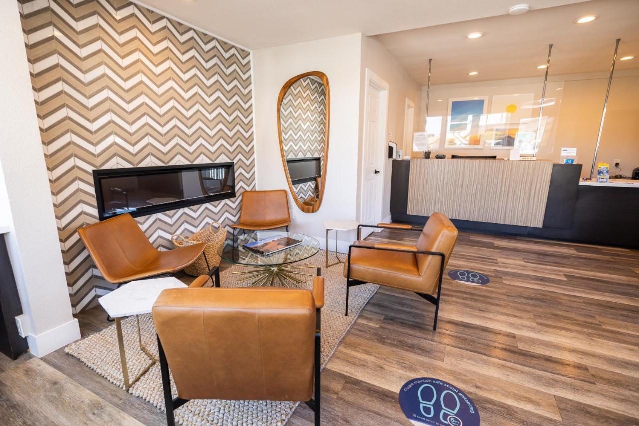 Days Inn By Wyndham Monterey Downtown Εξωτερικό φωτογραφία