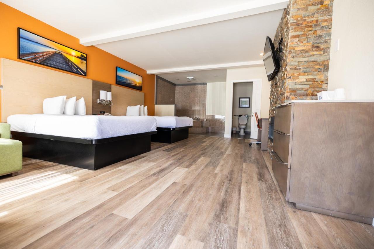 Days Inn By Wyndham Monterey Downtown Εξωτερικό φωτογραφία