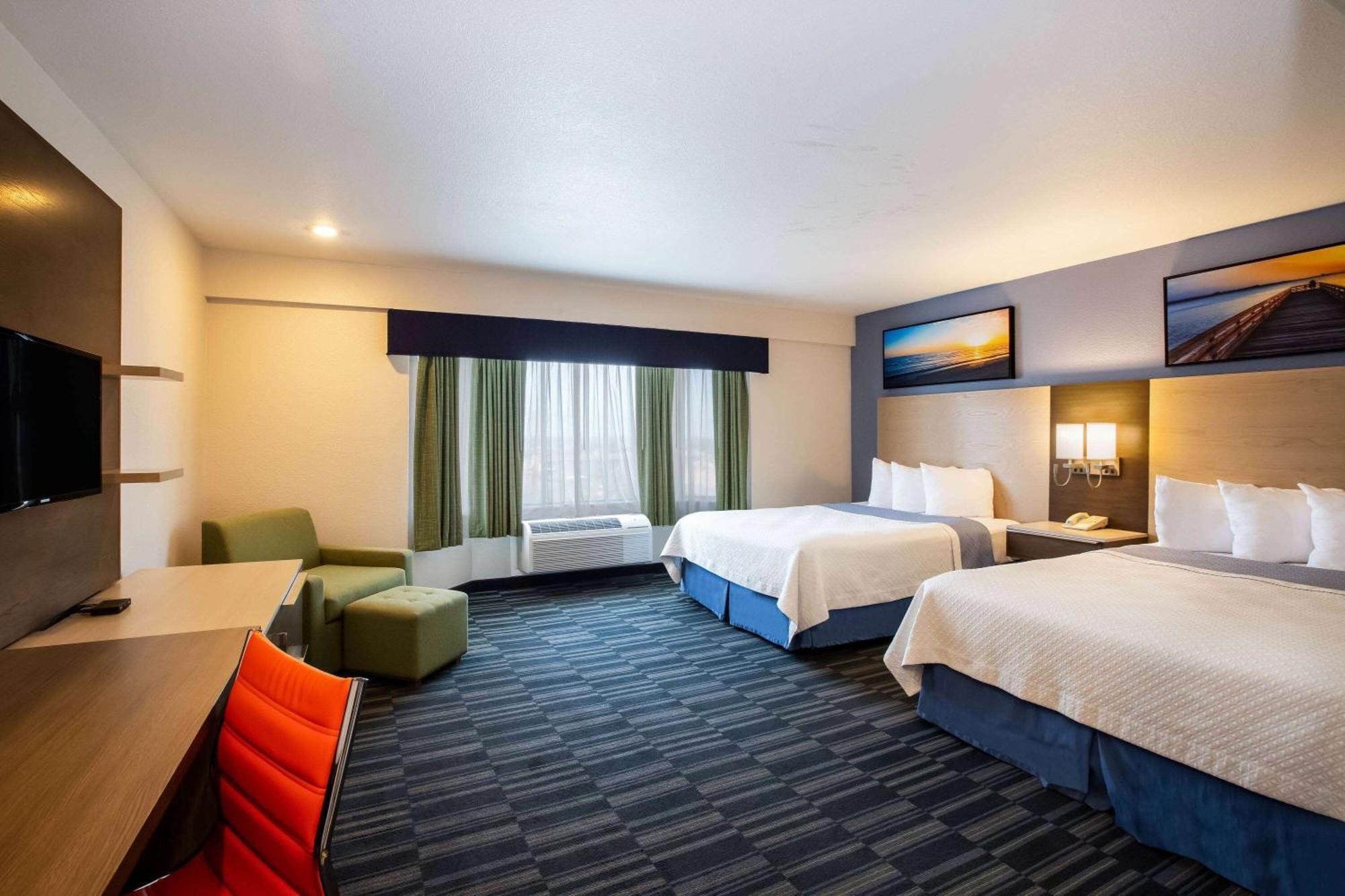Days Inn By Wyndham Monterey Downtown Εξωτερικό φωτογραφία