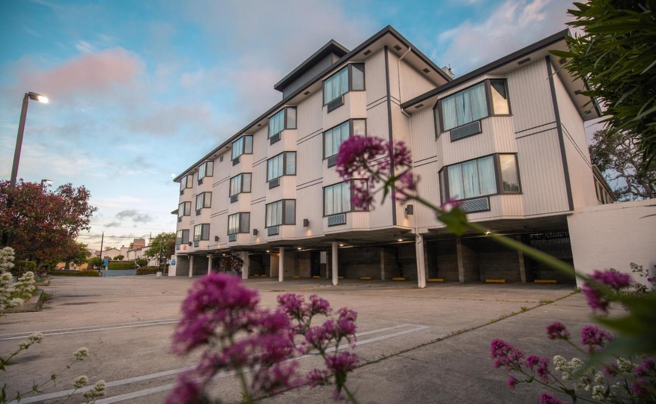Days Inn By Wyndham Monterey Downtown Εξωτερικό φωτογραφία